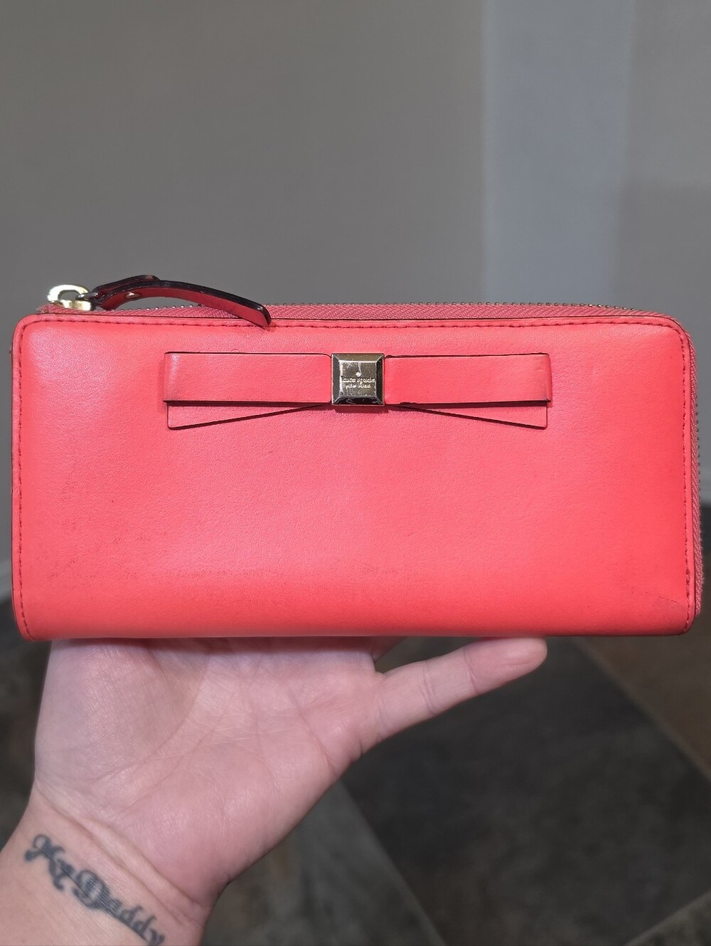 Kate Spade New York Montford Park Smooth Nisha Wallet in Coral Red 🎀
